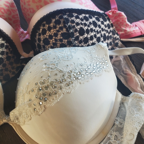 Bundle/3 Victoria Secret 34D Bras - Picture 6 of 7